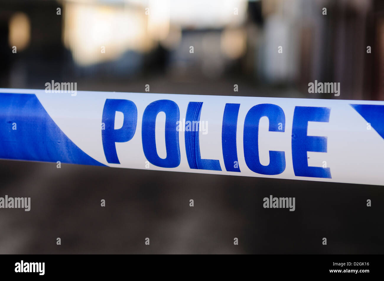 Le ruban à la police à travers une scène de crime cordon Banque D'Images