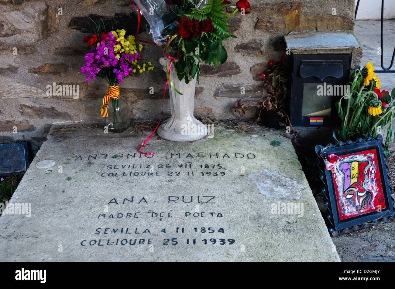 La tombe d'Antonio Machado et sa mère dans le cimetière de Collioure dans le sud de la France. Banque D'Images