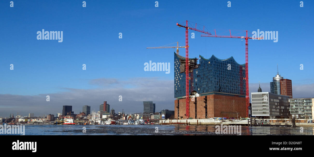 Le soleil brille sur le site de construction de l'Elbe Philharmonic Hall (Elbphilharmonie) à Hambourg, Allemagne, 23 janvier 2013. Dans sa première session en 2013, le débat sera Buergerschaft Hambourg les progrès de l'Elbe Philharmonic Hall. Photo : Axel Heimken Banque D'Images