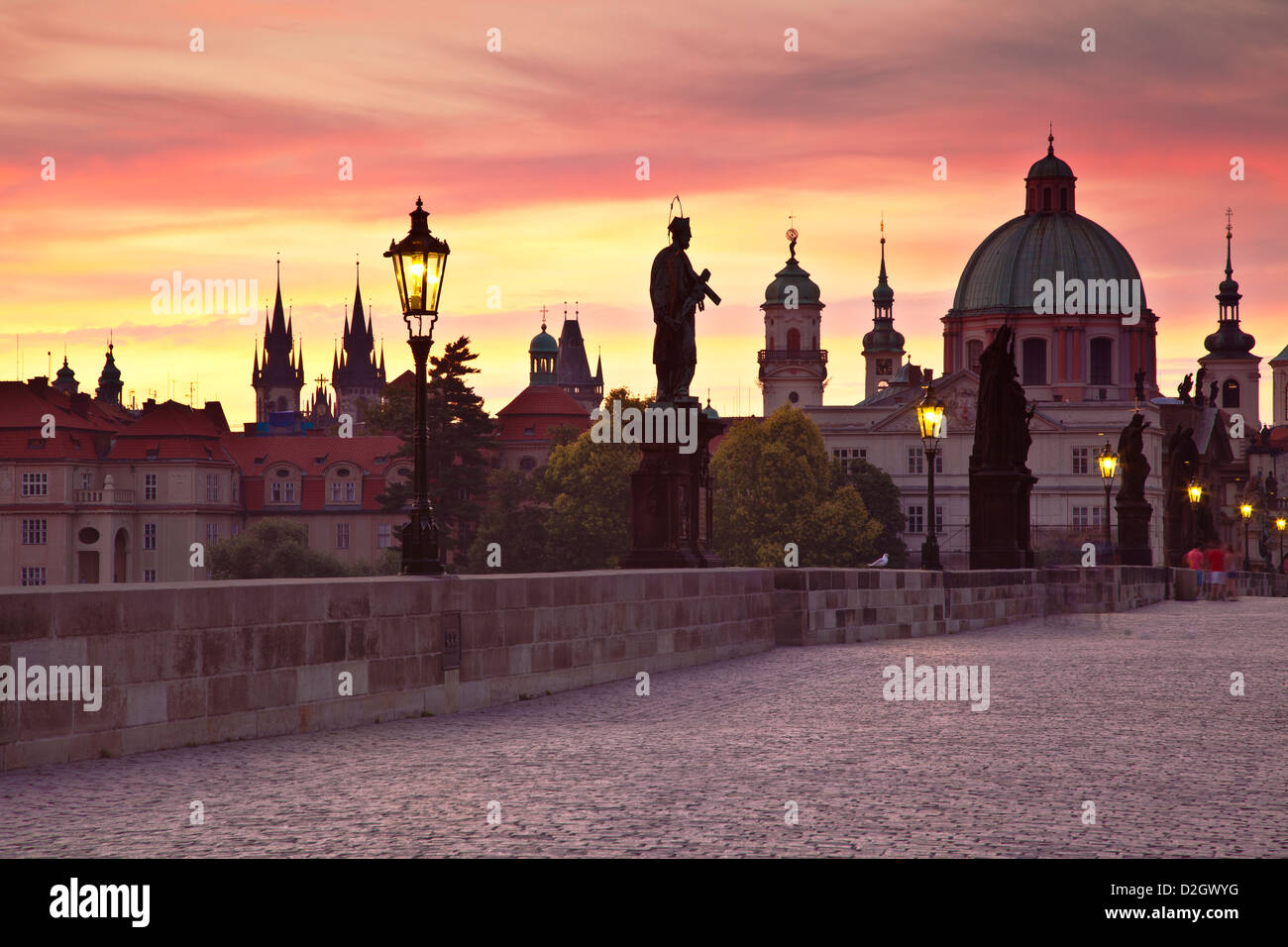 Le Pont Charles, à Prague, la plupart Karlův Praha, République tchèque, à l'aube, Česká Republika Banque D'Images