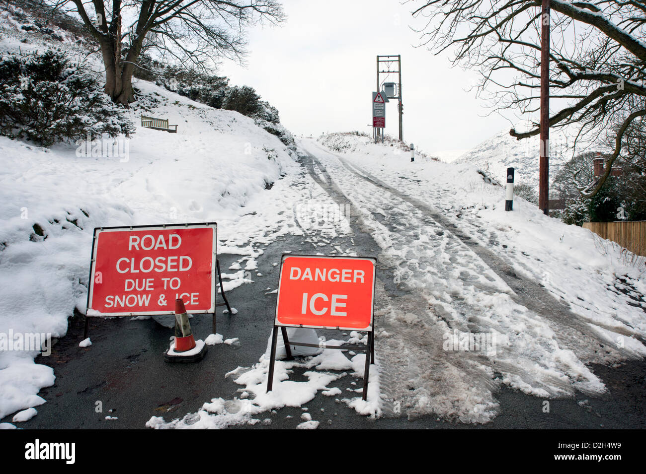 Church Stretton, Shropshire, au Royaume-Uni. 24 janvier 2013. Fermeture de l'autoroute de l'Burway de Church Stretton à long Mynd en raison de la neige . Banque D'Images