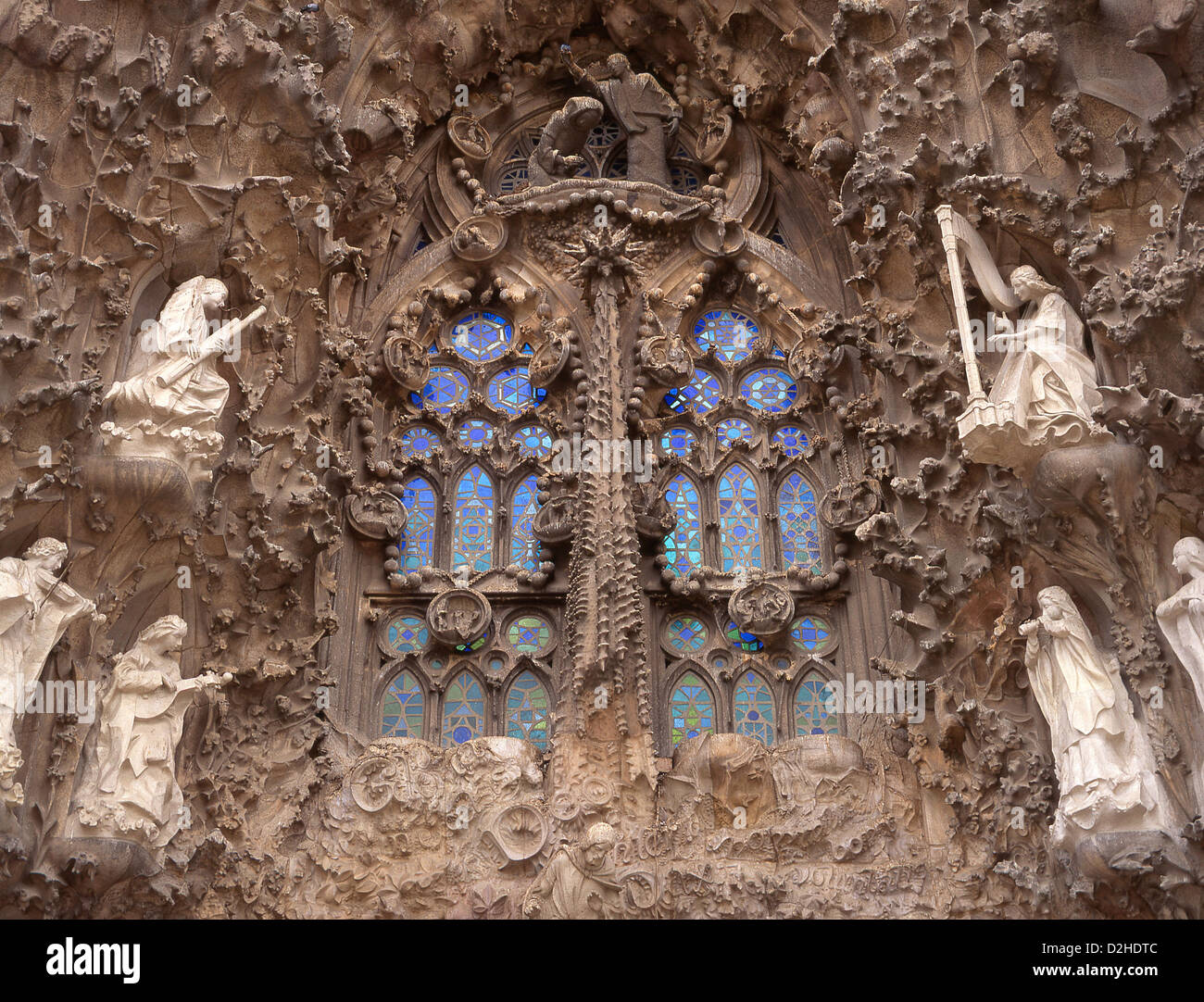 Vitrail sur façade, Sagrada Família Basílica, Eixample, Barcelone, Province de Barcelone, Catalogne, Espagne Banque D'Images
