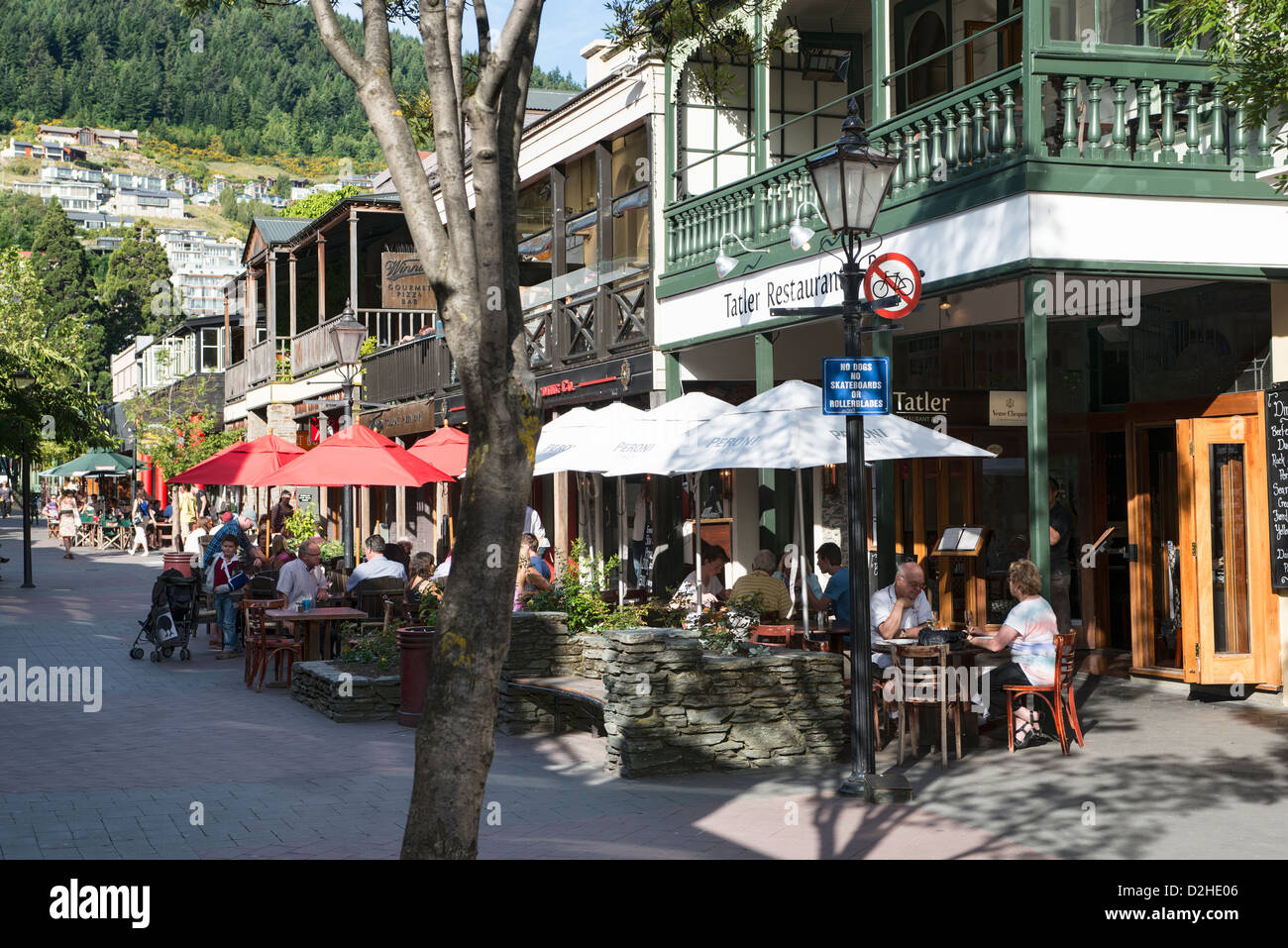 La fin de l'après-midi à Queenstown Mall Banque D'Images