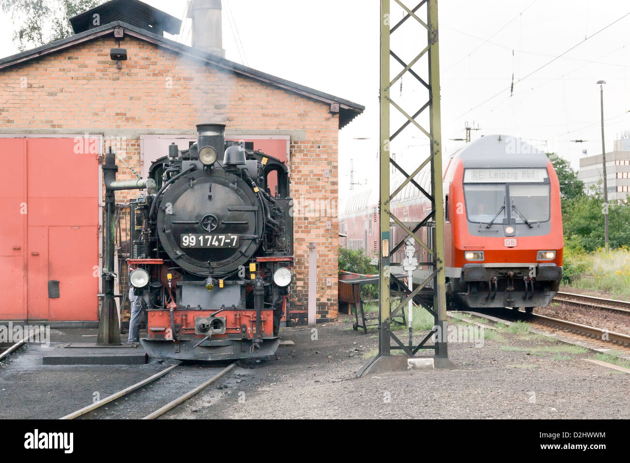 La locomotive à vapeur et chemin de fer Lößnitzgrund, Allemagne avec des trains de voyageurs Grandes lignes Banque D'Images