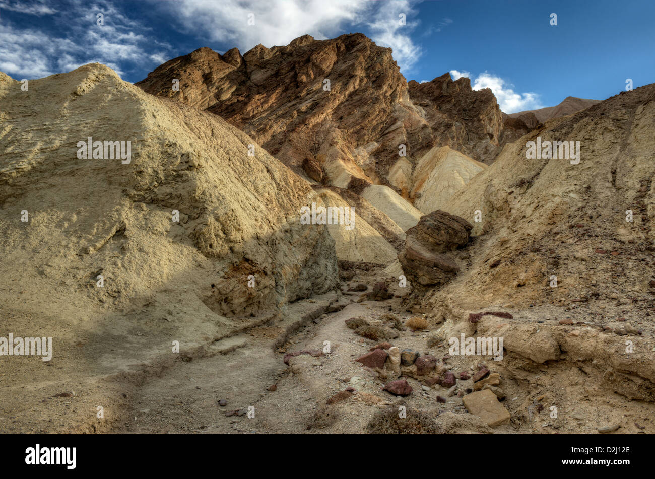 L'une des dizaines de ravins latéraux qui peuvent être explorées à partir de la Golden Canyon trail in California's Death Valley National Park Banque D'Images