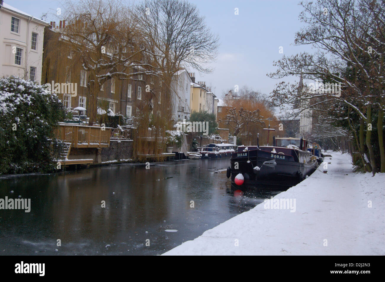 Le Regents Canal près de Camden à Londres, Angleterre Banque D'Images