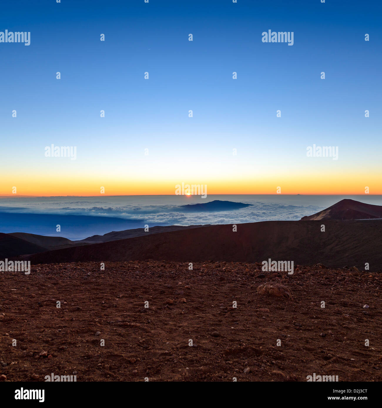 Vue depuis le sommet du Mauna Kea au coucher du soleil, Big Island, Hawaii, USA Banque D'Images