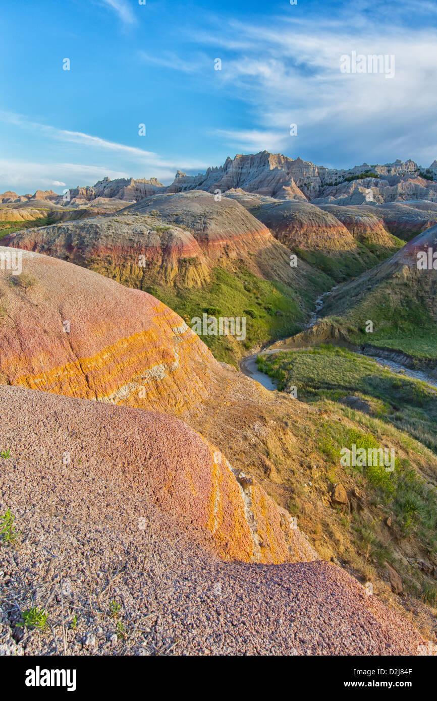 La zone jaune mounds au coucher du soleil dans le parc national de badlands du Dakota du Sud, États-Unis d'Amérique Banque D'Images