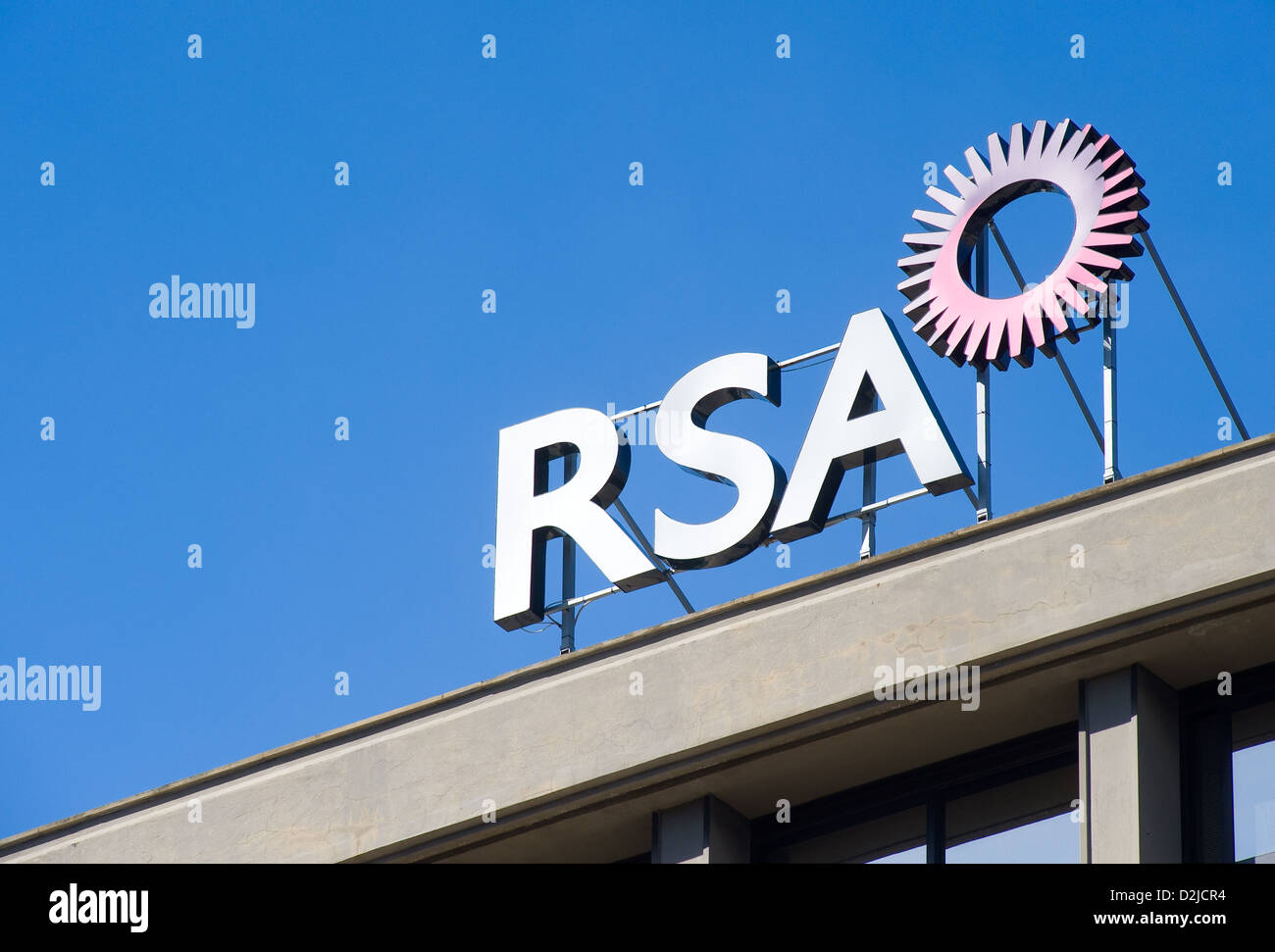 Gênes, Italie, le lettrage et le logo de RSA Insurance Group Banque D'Images