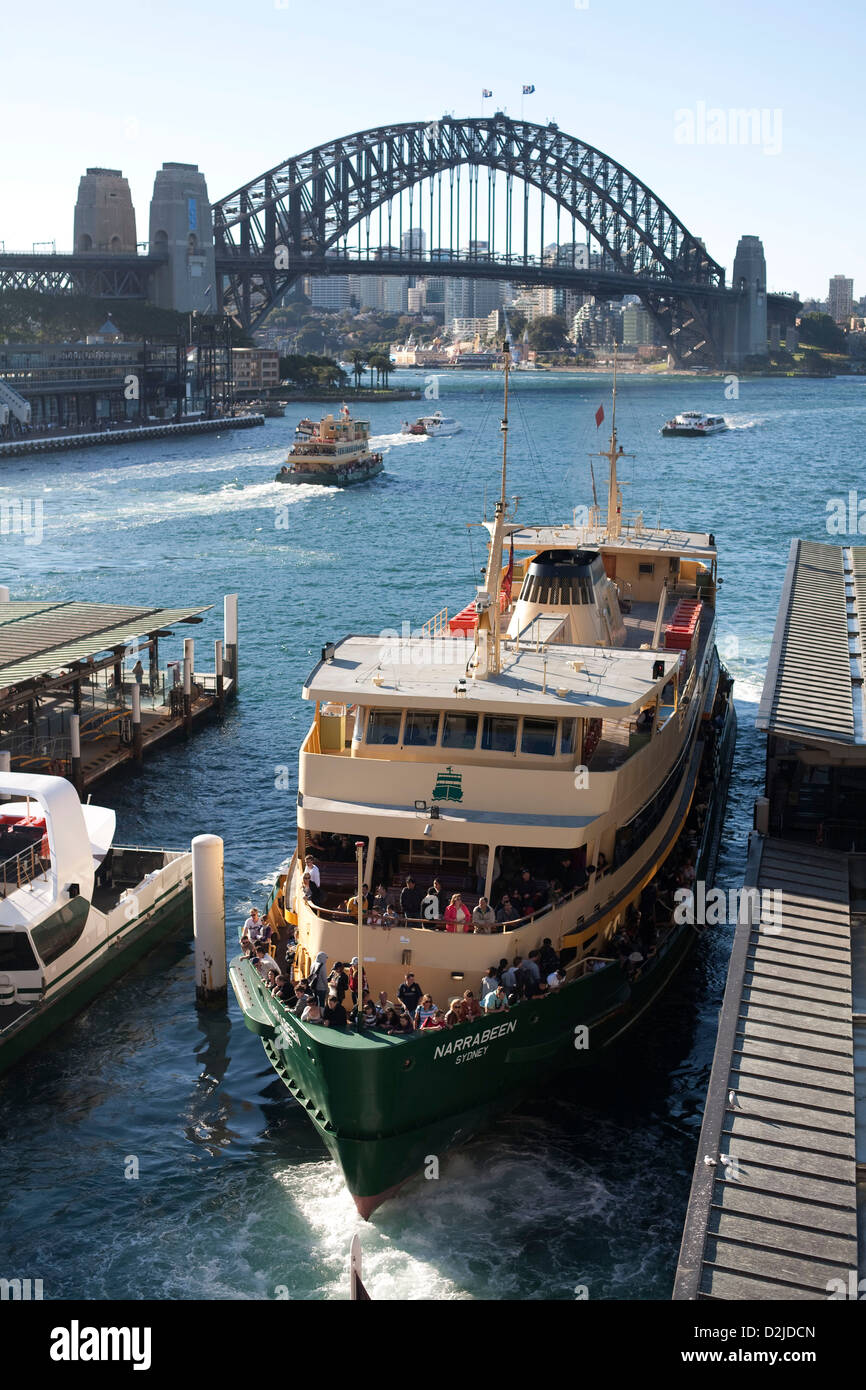 'Ferry Manly' Narabeen arrivant à Circular Quay Sydney Australie Banque D'Images