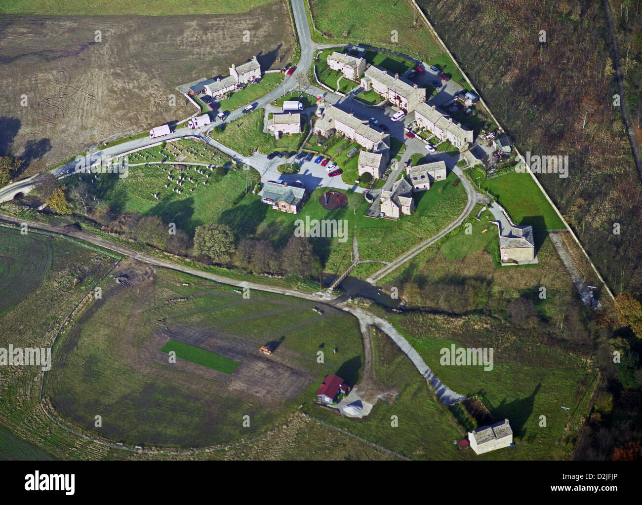 Vue aérienne de l'emmerdale comme présenté dans le Yorkshire ITV série du même nom, prise en 1998. Banque D'Images
