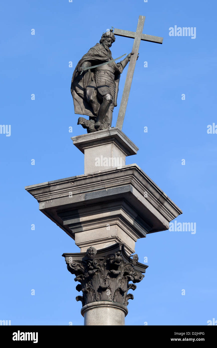 Statue du roi Sigismond III Vasa au sommet de la colonne corinthienne, monument historique datant de 1644 à Varsovie, en Pologne Banque D'Images