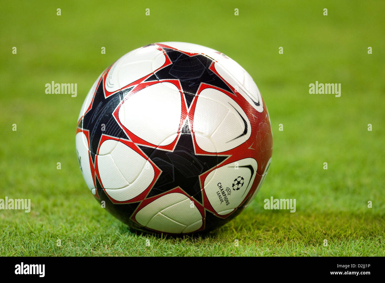 Champions league ball Banque de photographies et d'images à haute  résolution - Alamy