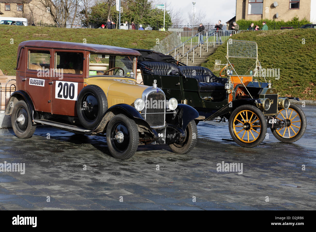 Glasgow Green, Glasgow, Écosse, Royaume-Uni, samedi 26 janvier 2013. Une voiture Citroën 1928, numéro 200, et Ford modèle T exposée avant le début du Monte Carlo Classic Rally Banque D'Images