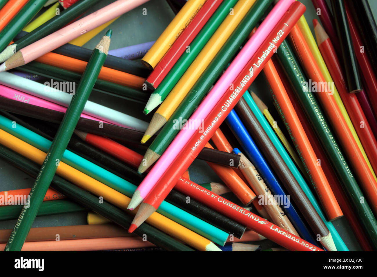 Crayons de couleur ou des crayons utilisés dans l'Art Banque D'Images