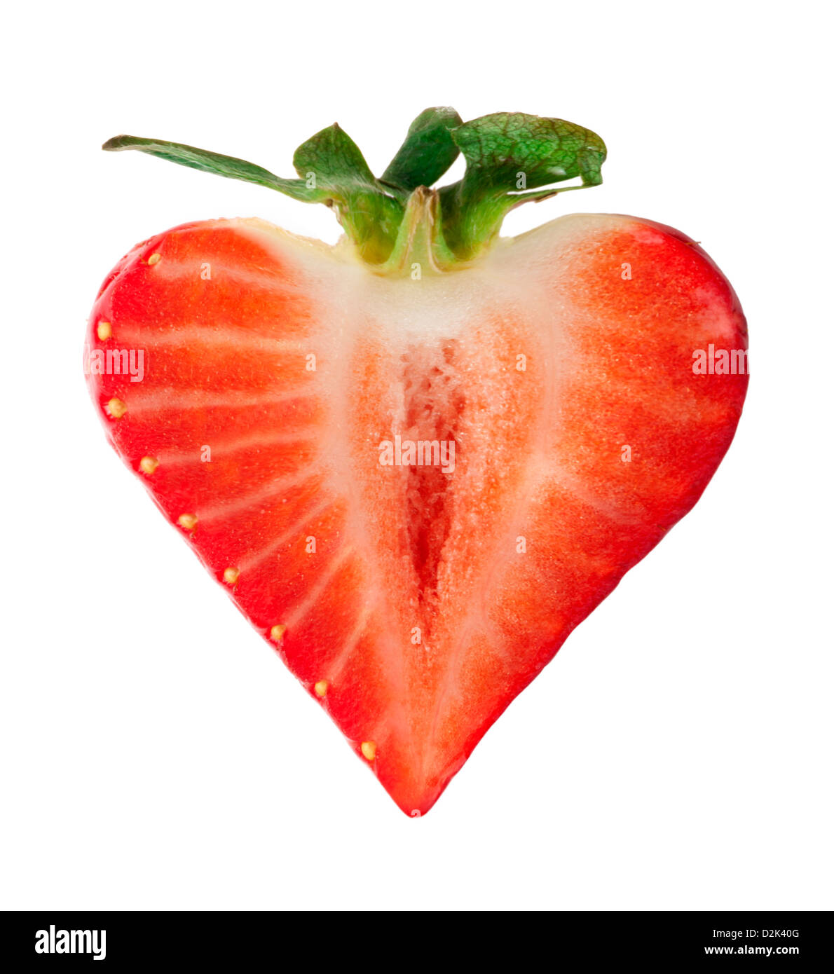 Coeur de fraise forme blanc isolé. Valentine. Banque D'Images