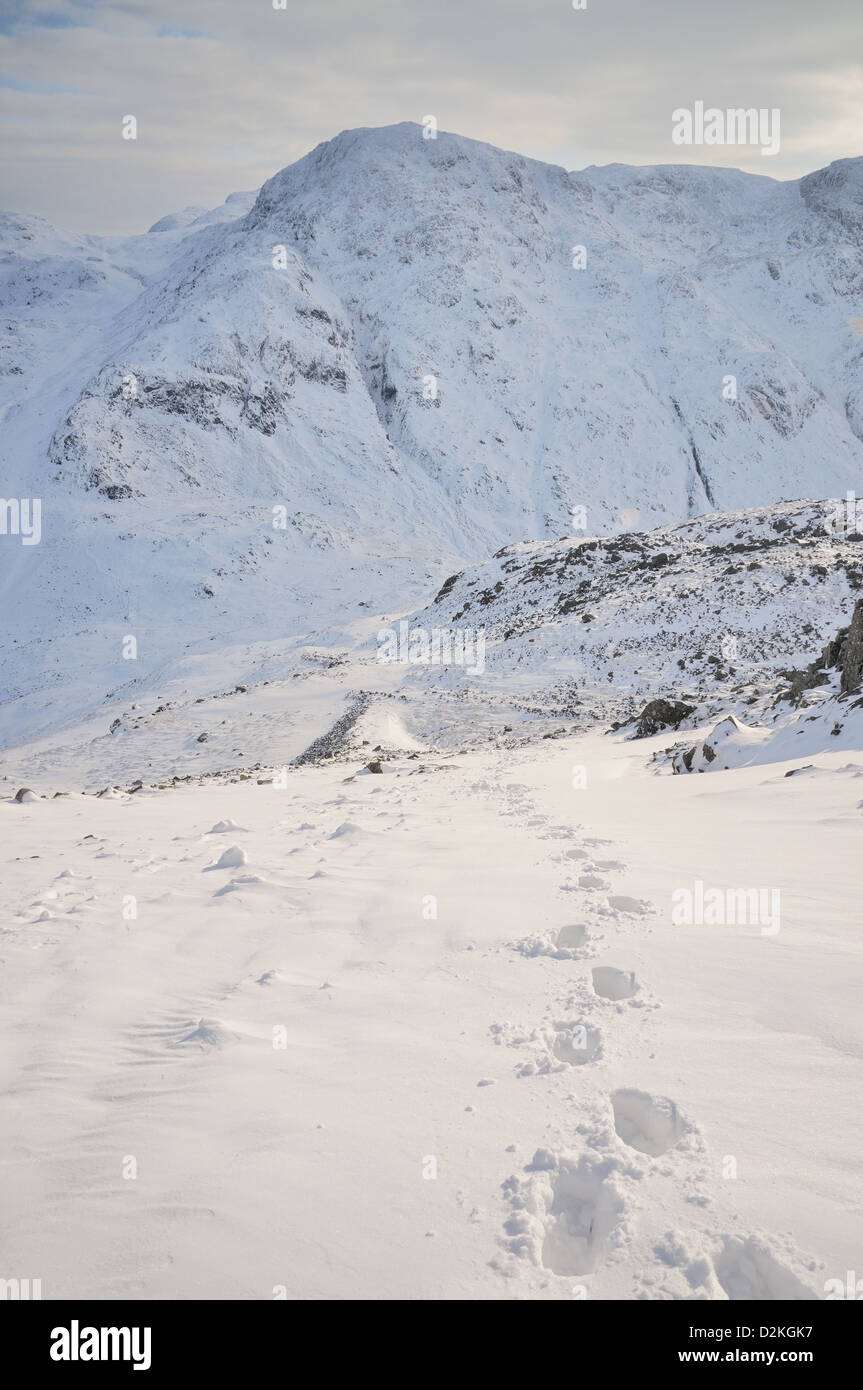 Traces de pas dans la neige le grand pignon, avec beaucoup d'effet dans l'arrière-plan Banque D'Images