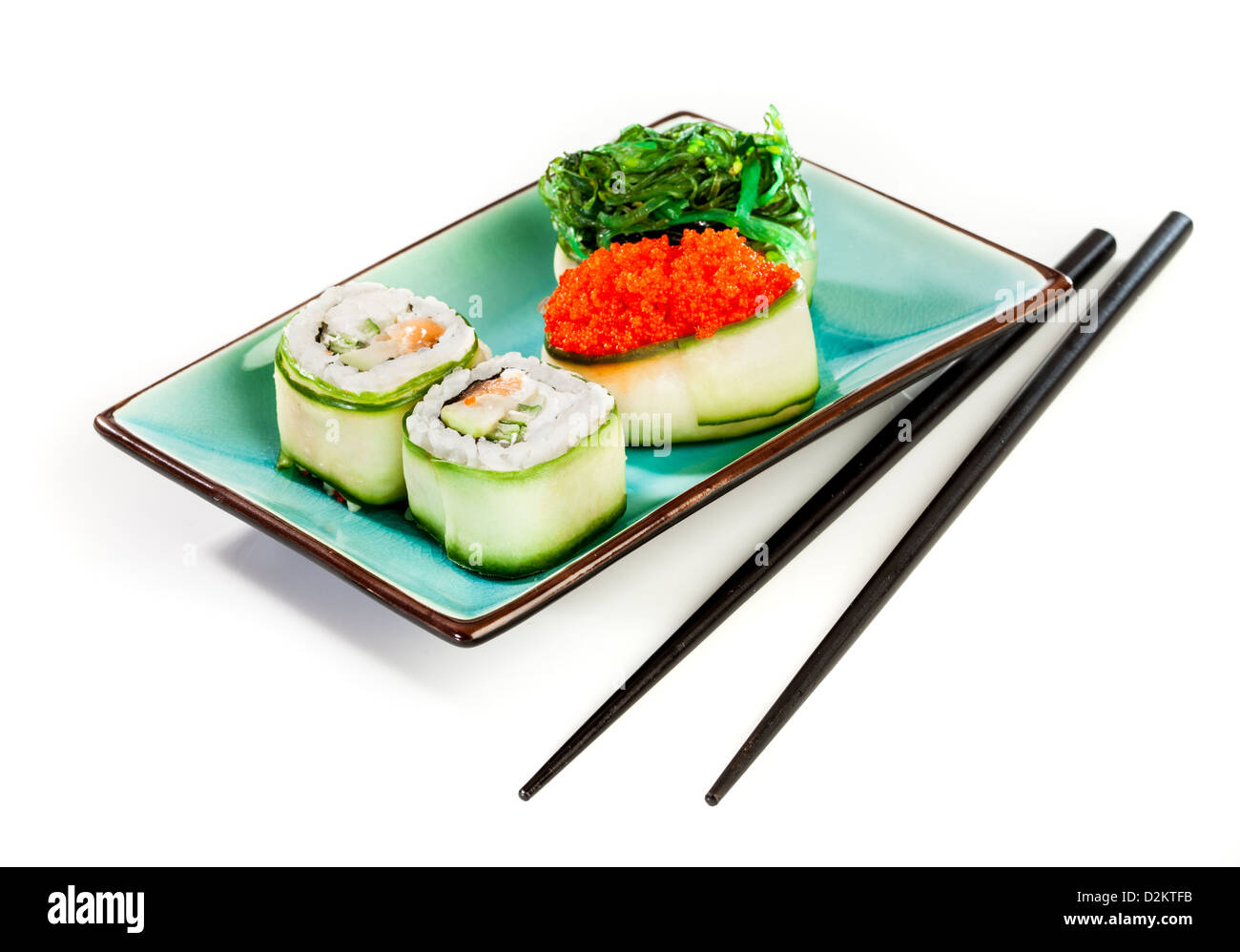 Sushi Roll sur fond blanc Banque D'Images