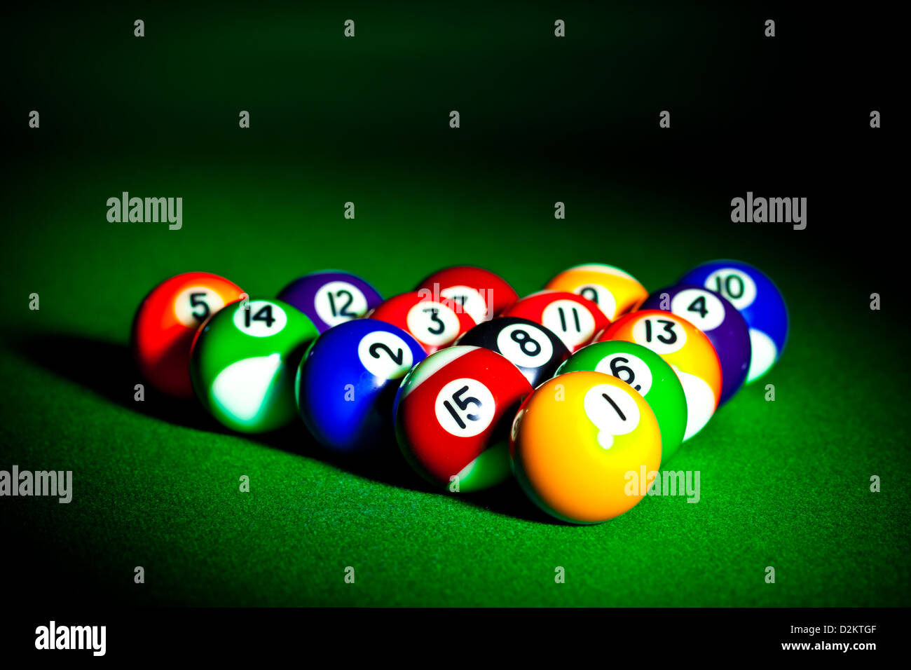 Quinze domaines billard jeter sur toile verte Banque D'Images