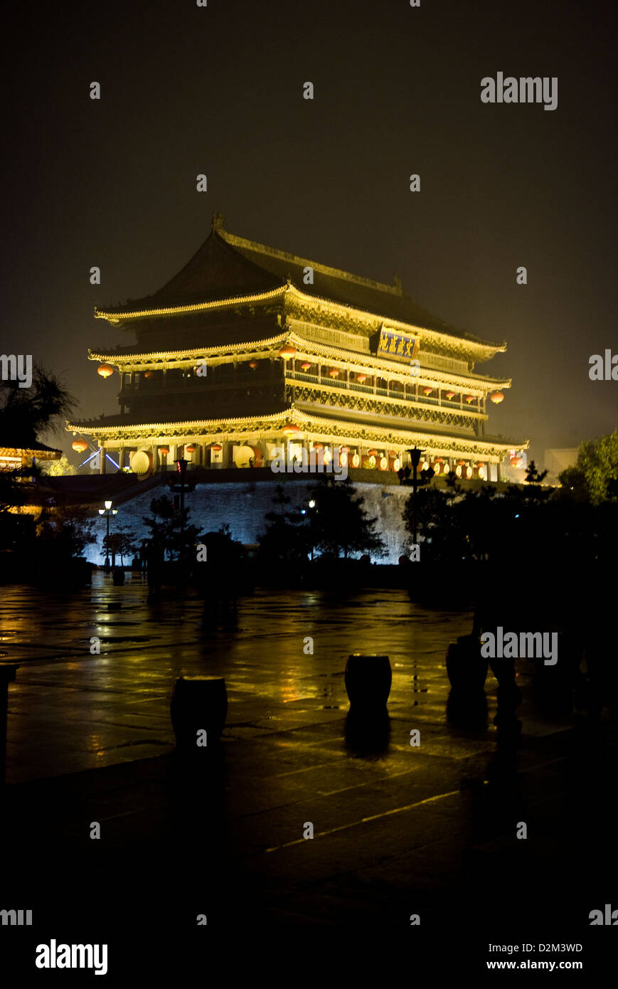 Le clocher à Xian, Chine par nuit Banque D'Images