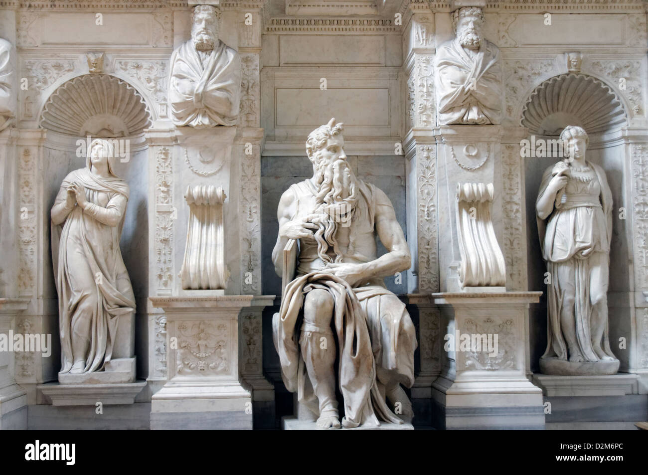 Rome Italie. Le célèbre chef-d'œuvre de Michel-Ange en statue de Moïse. San Pietro in Vincoli (Saint Pierre à chaînes) basilique. Banque D'Images