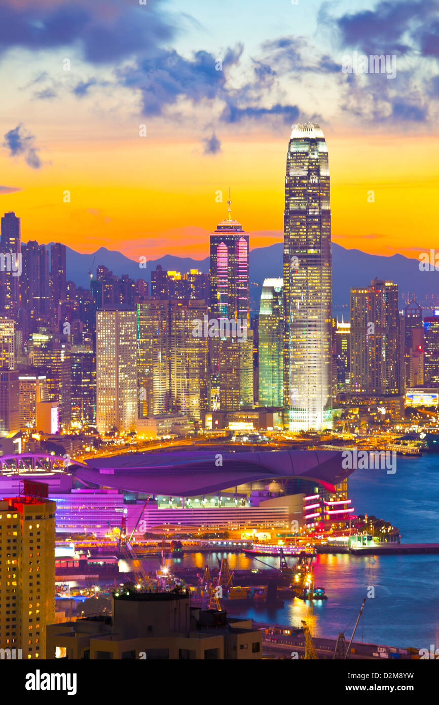 Les immeubles de Hong Kong au coucher du soleil Banque D'Images