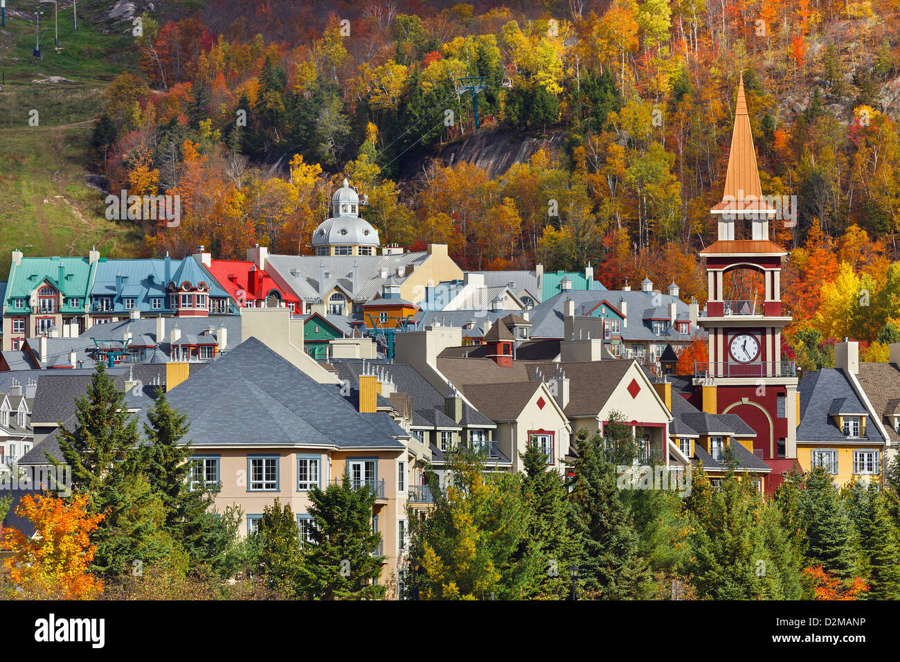 Mont Tremblant village en automne, Laurentides, Québec, Canada Banque D'Images