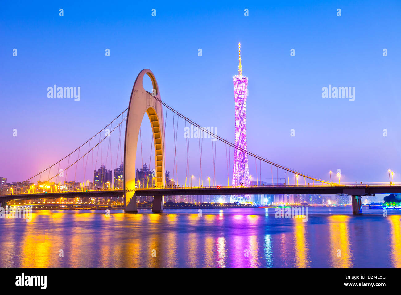 Guangzhou bridge at night en Chine Banque D'Images