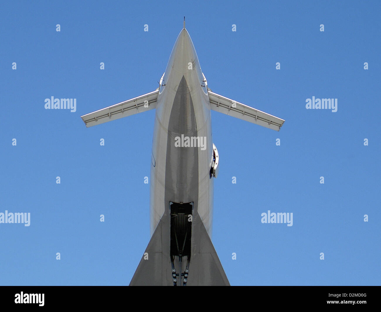 Le nez tu-144 fait référence à la conception distinctive du nez pointu du Tupolev tu-144, un avion de transport supersonique soviétique. Cet avion, semblable en apparence au Concorde, a été conçu pour le transport aérien à grande vitesse et a été le premier avion supersonique commercial à voler. Banque D'Images