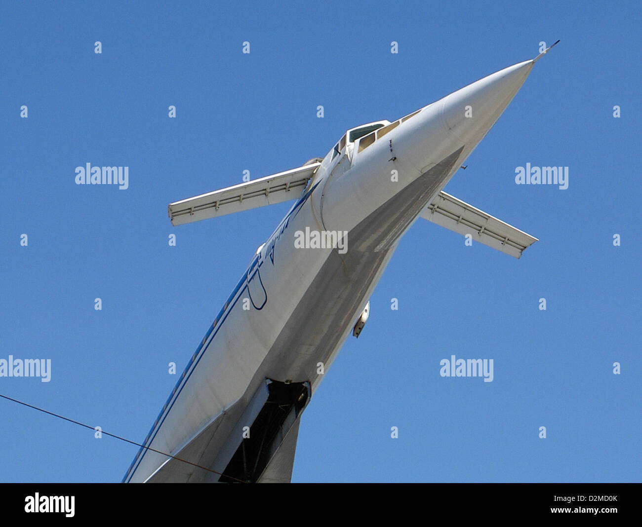 Le tu-144 était un avion à réaction supersonique développé par l'Union soviétique. Le nez de l'avion est particulièrement important, car il abritait le cockpit et contribuait à la forme aérodynamique distinctive de l'avion. Banque D'Images
