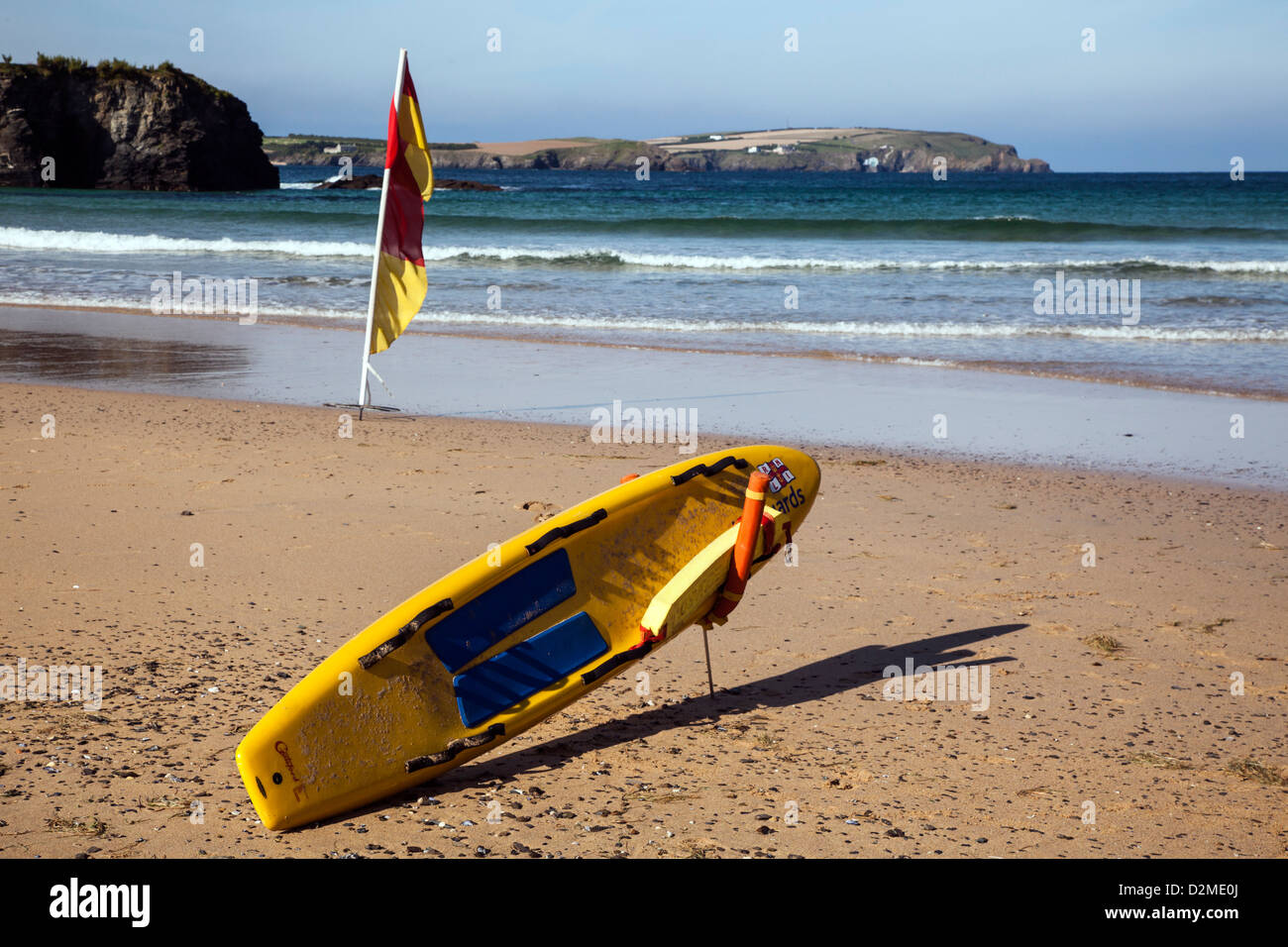 Conseil de surf sauveteurs Trevone plage près de Padstow, Cornouailles du Nord Banque D'Images