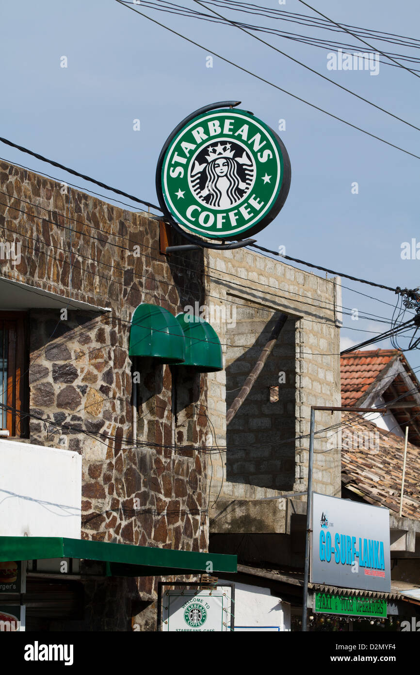 Le piratage du Logo de Starbucks Coffee à Hikkaduwa, Sri Lanka. Banque D'Images