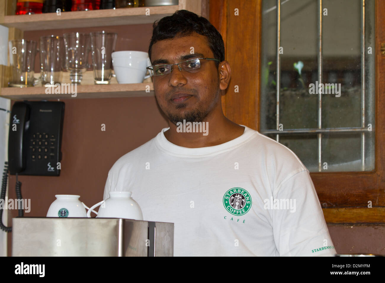 Le piratage du Logo de Starbucks Coffee à Hikkaduwa, Sri Lanka. Banque D'Images
