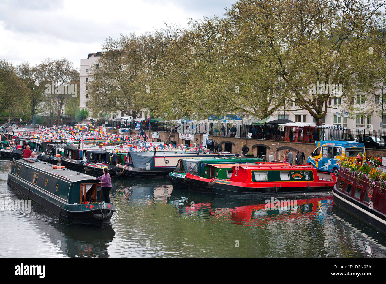 Péniches sur le Canal Grand Union, Little Venice, Maida Vale, Londres, Angleterre, Royaume-Uni, Europe Banque D'Images