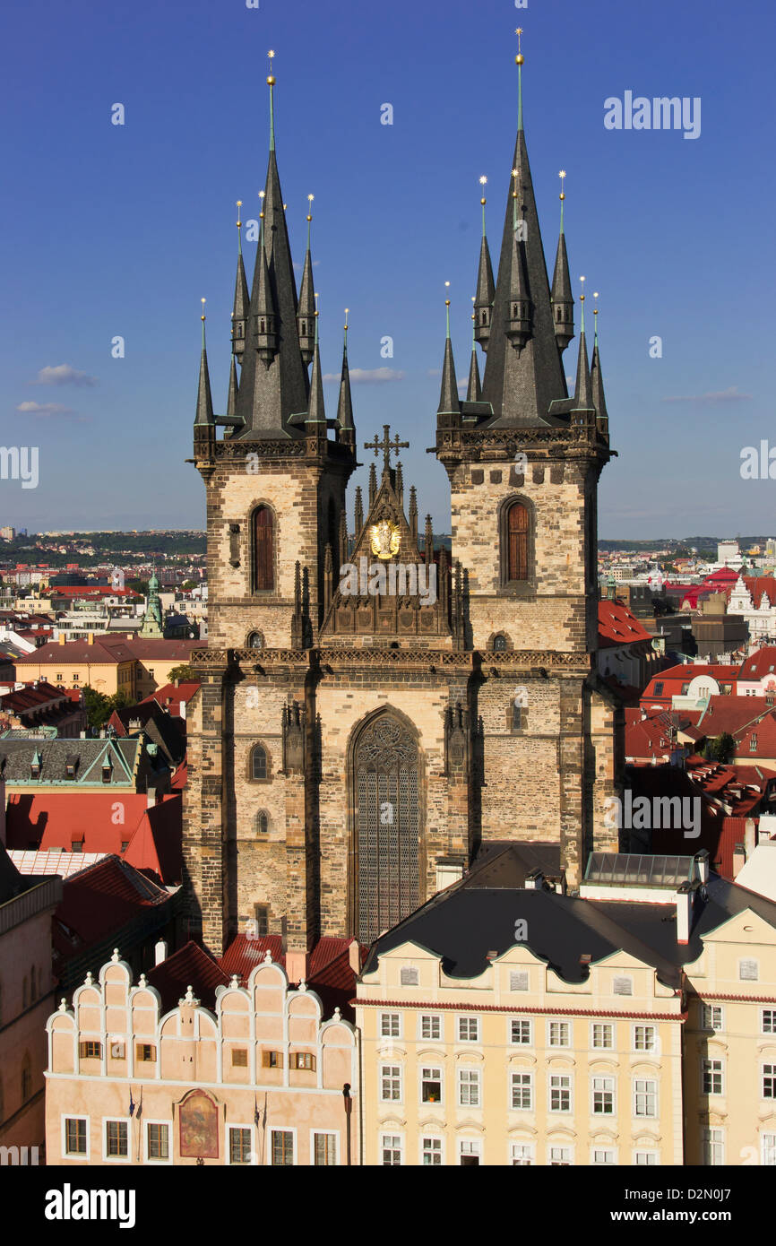 L'église de Tyn, dans la vieille ville de Prague Banque D'Images