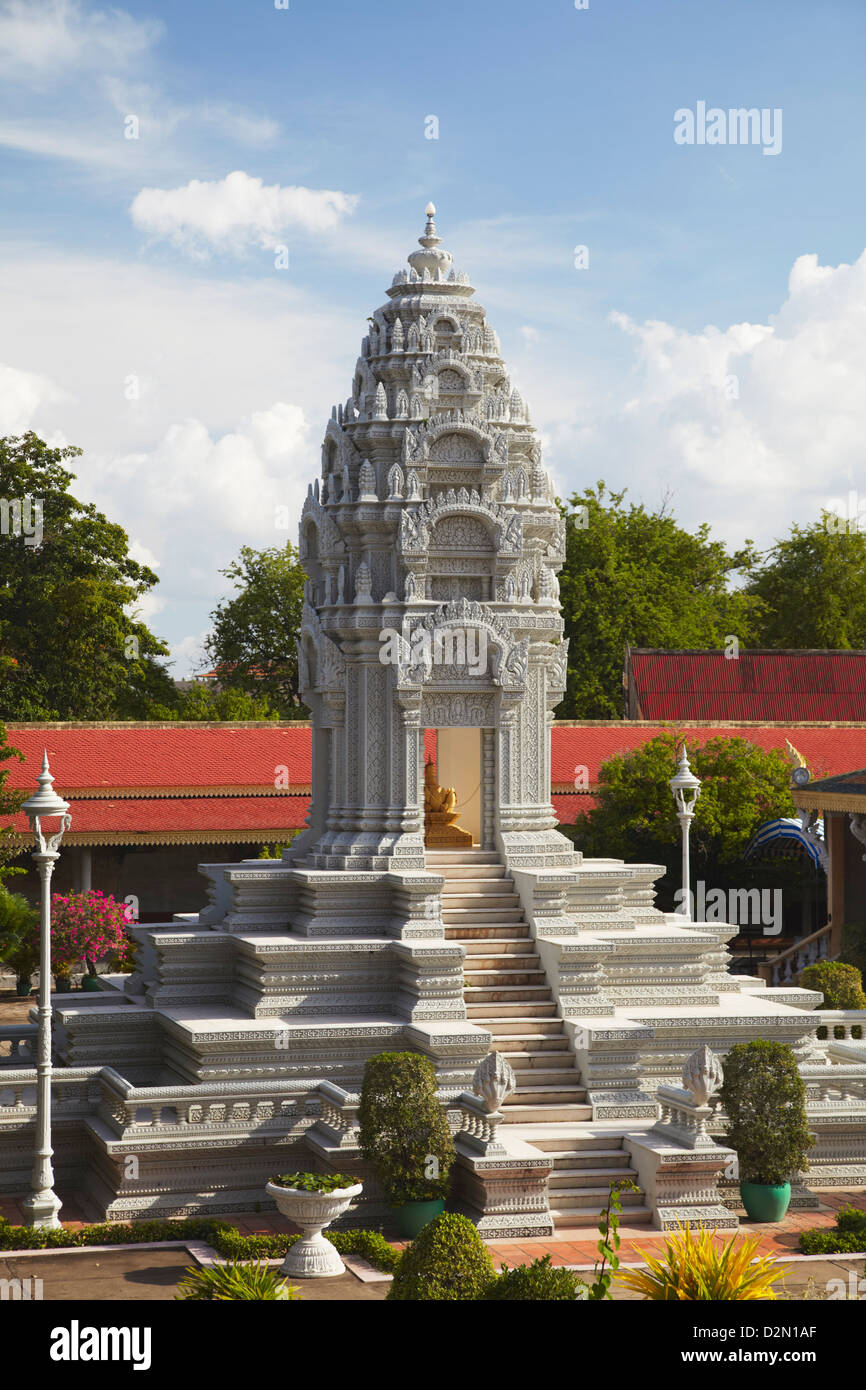 Kantha Bopha stupa à la Pagode d'argent au Palais Royal, Phnom Penh, Cambodge, Indochine, Asie du Sud, Asie Banque D'Images