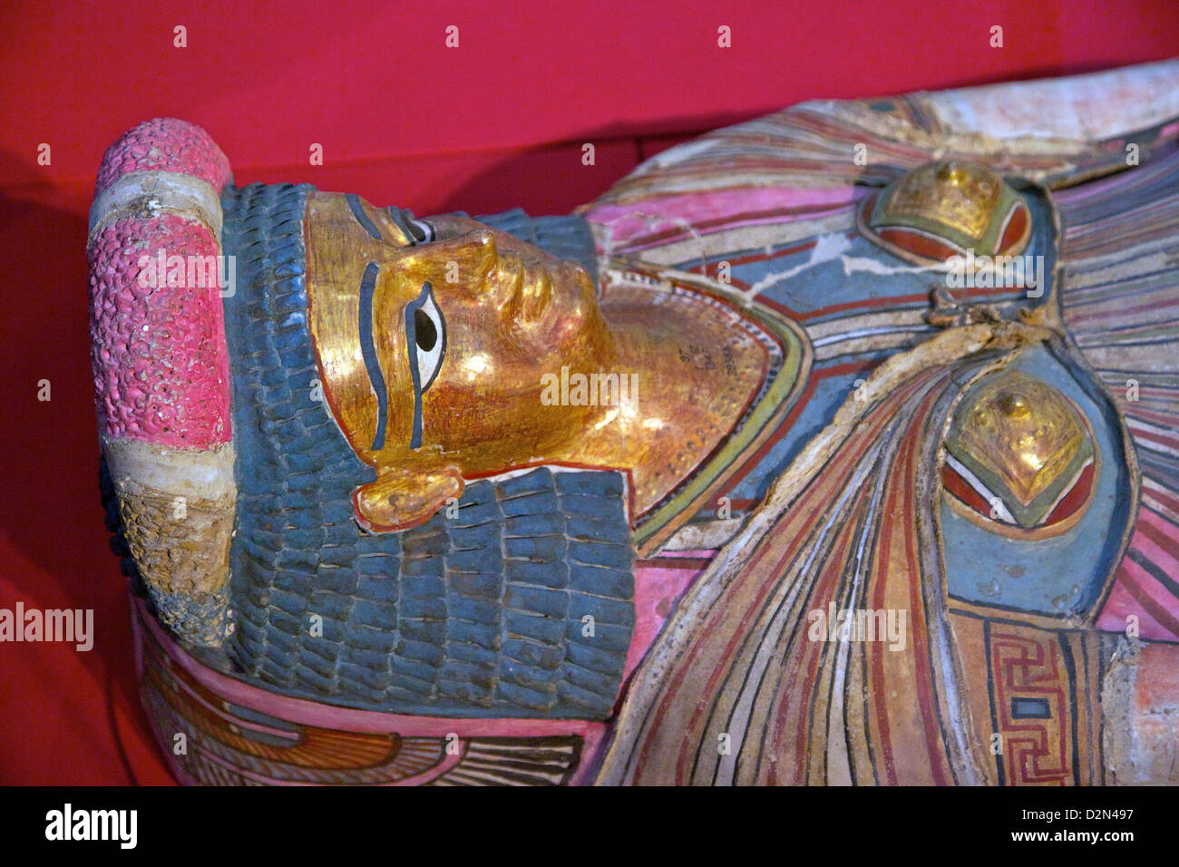 Cercueil en bois peint, jeune femme égyptienne, British Museum, Londres, Angleterre, RU, FR, Îles britanniques Banque D'Images