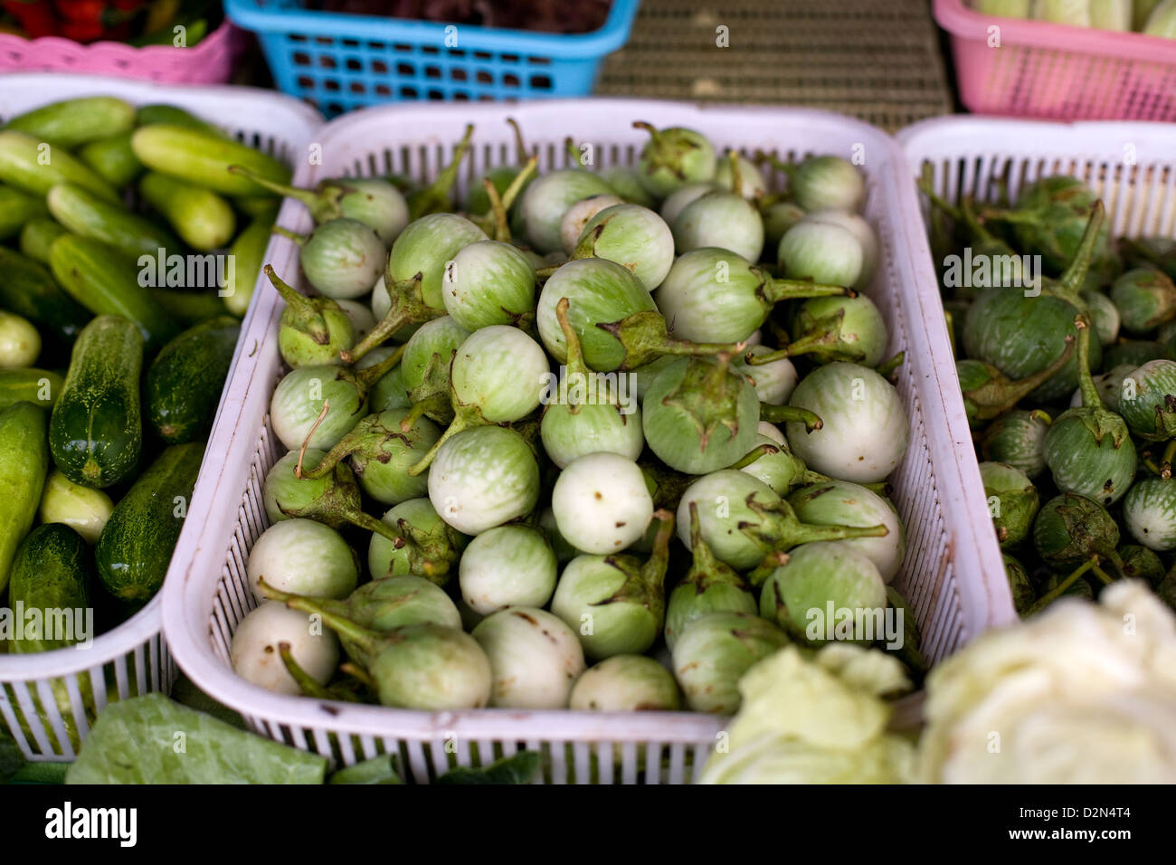 Aubergine thaï au cours du marché à Thong Sala Thaïlande Koh Phangan Banque D'Images