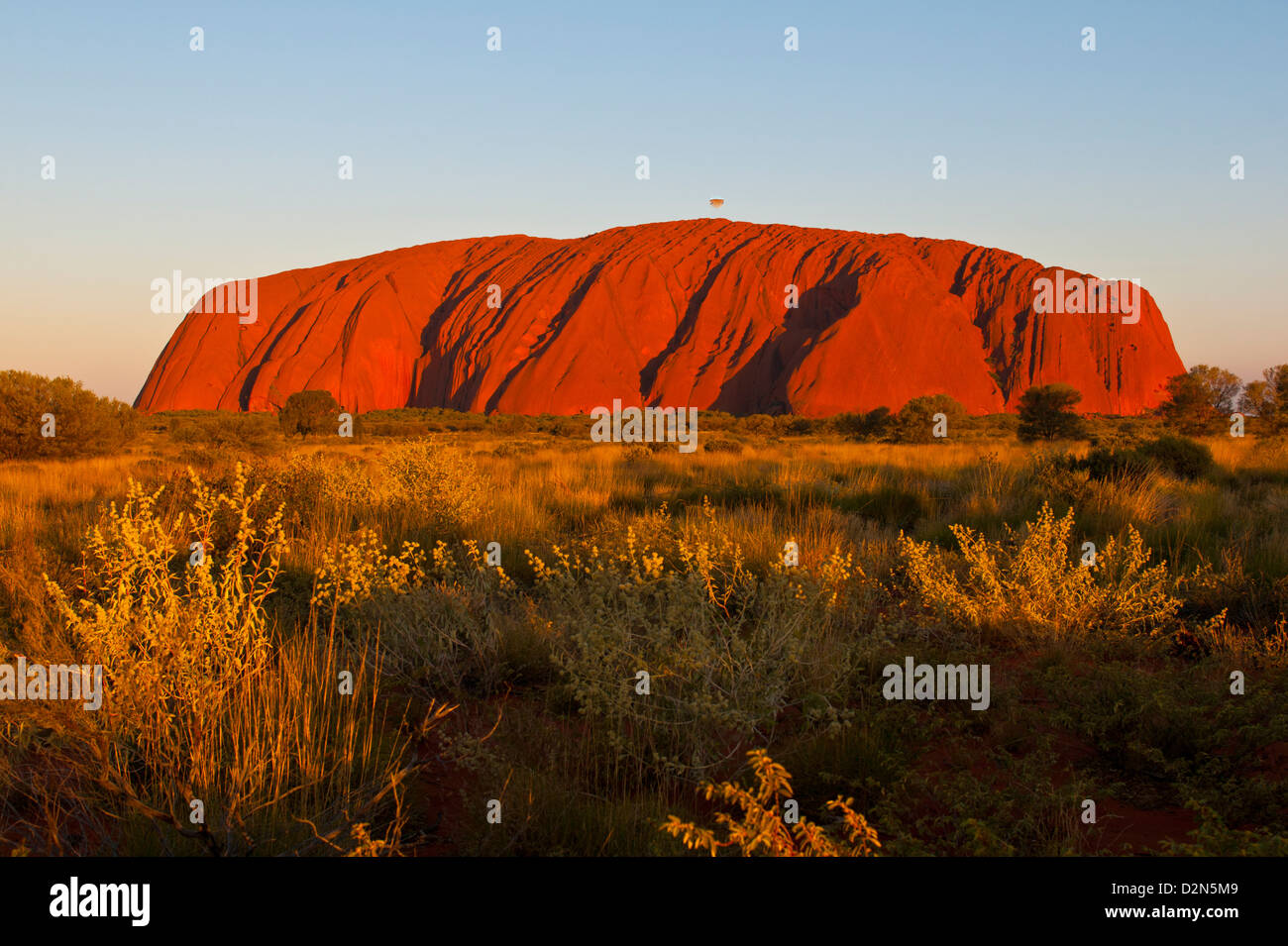 Uluru (Ayers Rock), le Parc National d'Uluru-Kata Tjuta, UNESCO World Heritage Site, Territoire du Nord, Australie, Pacifique Banque D'Images