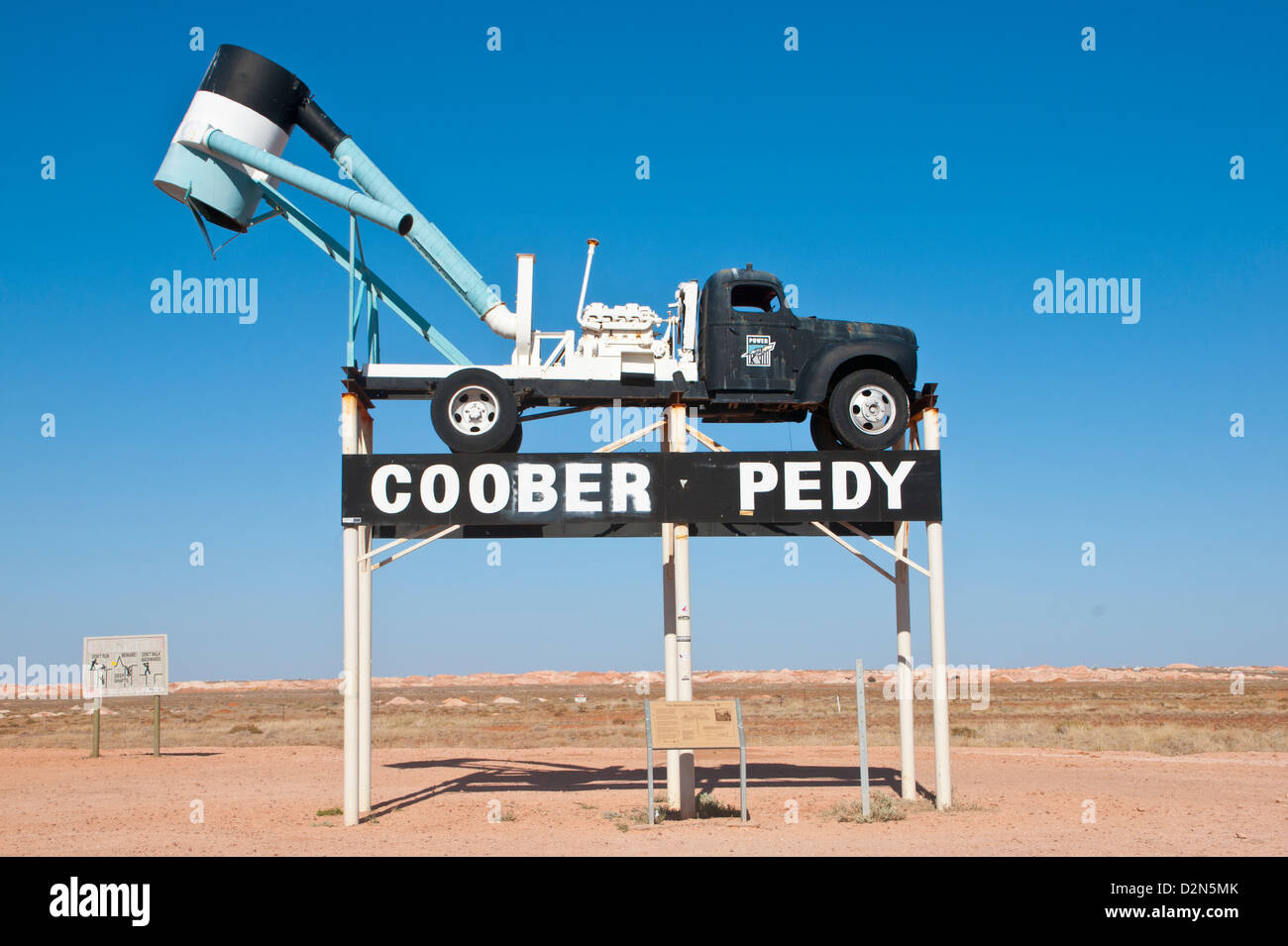 Mininig chariot sur pilotis comme vue à Coober Pedy, South Australia, Australie, Pacifique Banque D'Images
