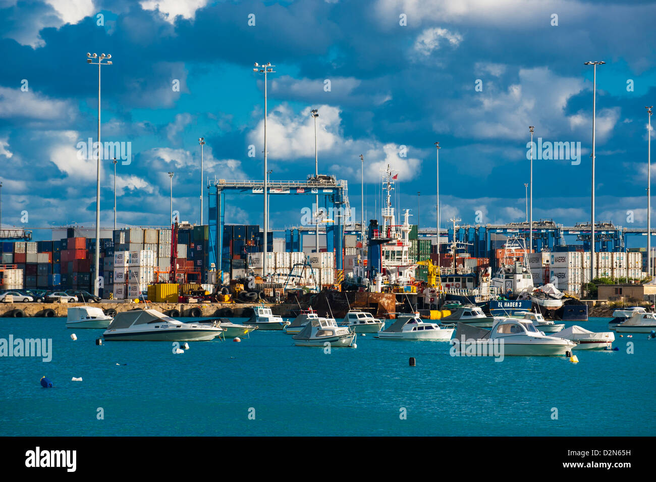 Le port du fret moderne de Birzebbuga, Malte, Méditerranée, Europe Banque D'Images