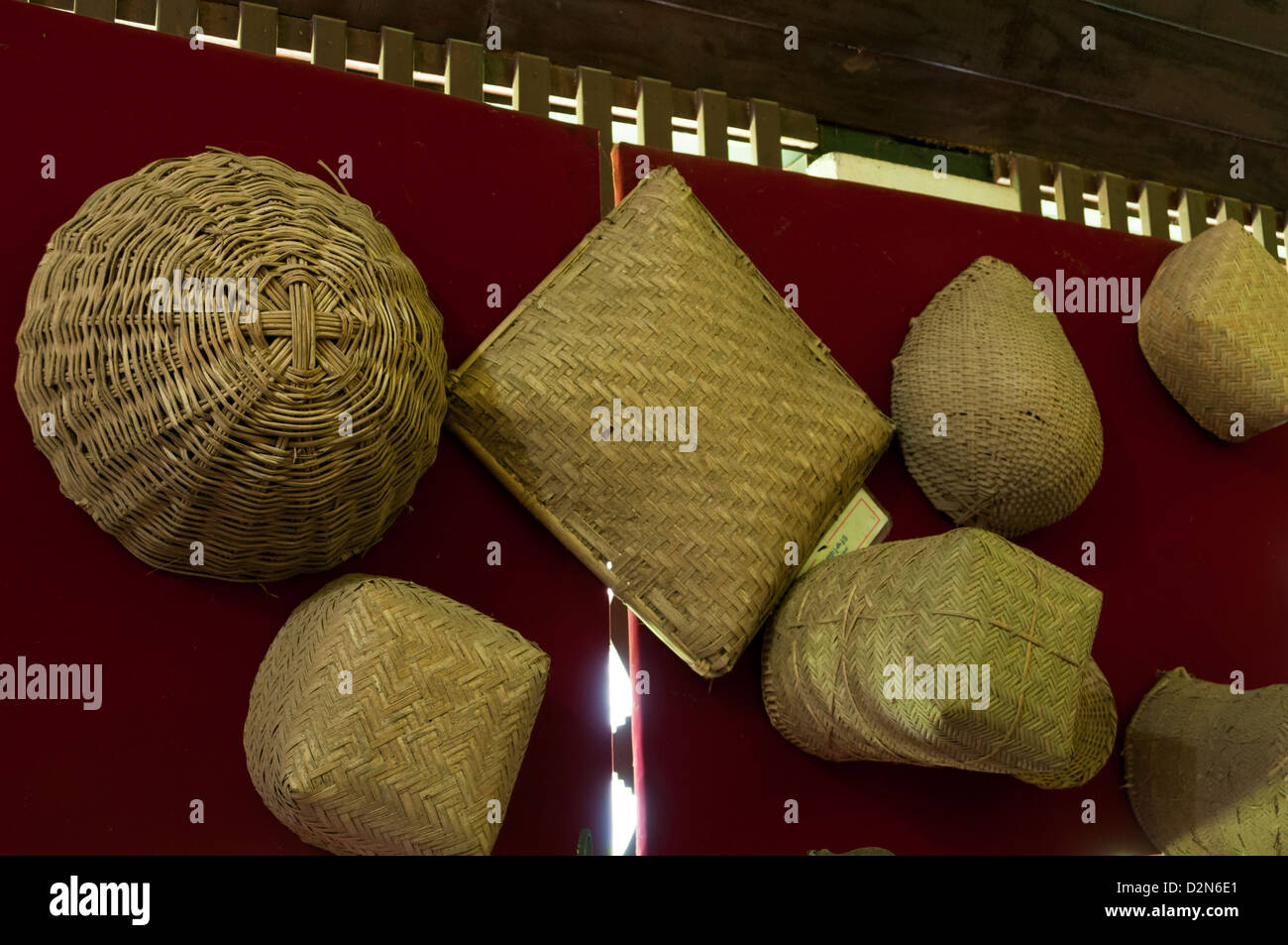 Conteneurs utilisés en bambou traditionnel Kerala Banque D'Images