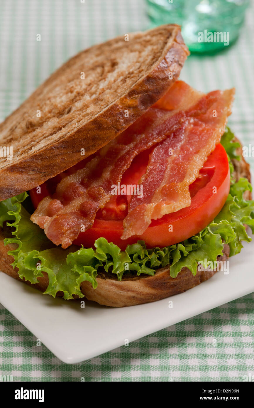 Sandwich Tomate salade au lard Banque D'Images