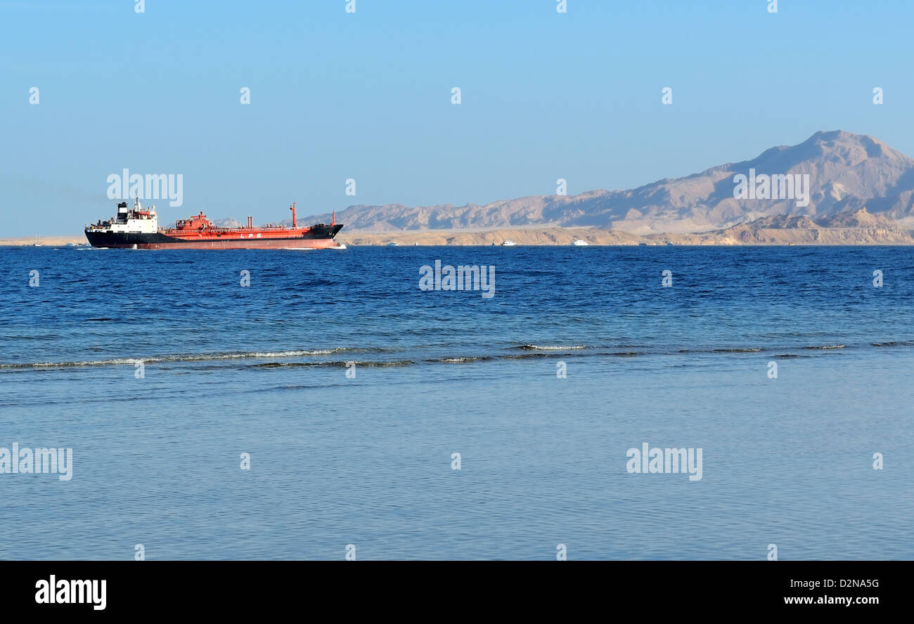 Le pétrolier transporte du gaz de pétrole liquéfié, Charm el-Cheikh, Égypte Banque D'Images