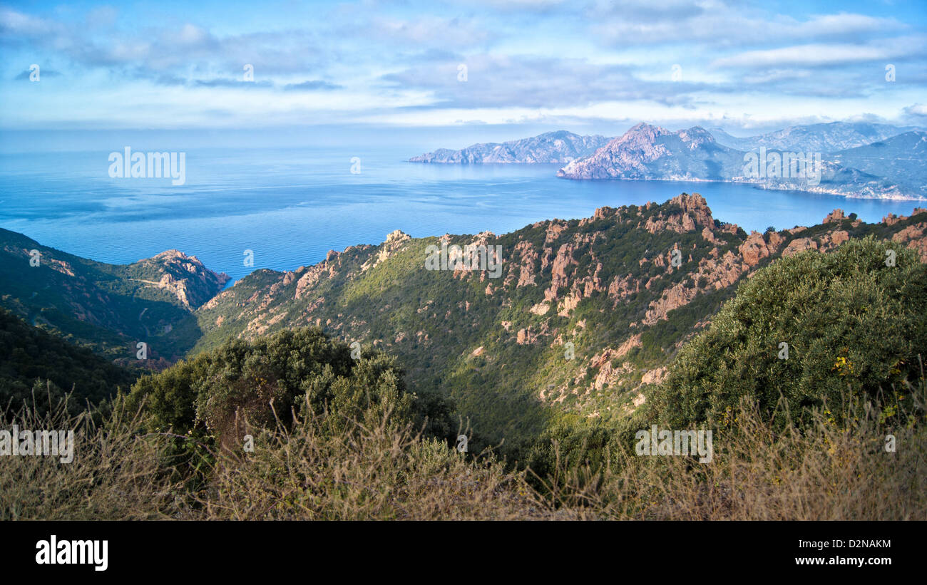 Vue de la côte corse sous le village de Cargese, 16/9 photo Banque D'Images