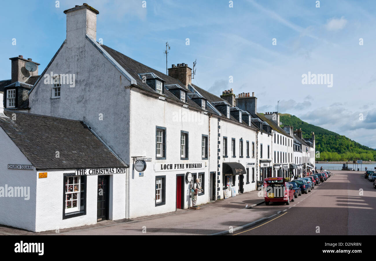 L'Écosse, Inveraray, Rue Principale, du centre-ville, le Loch Fyne Whisky, liqueur de whisky shop Banque D'Images