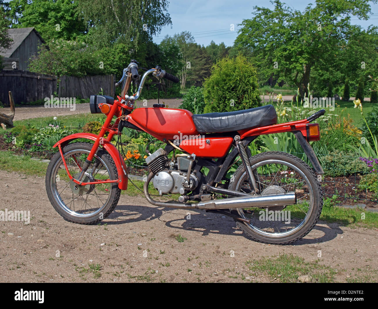 Couleur rouge temps soviétique de Russie Delta cyclomoteur Banque D'Images