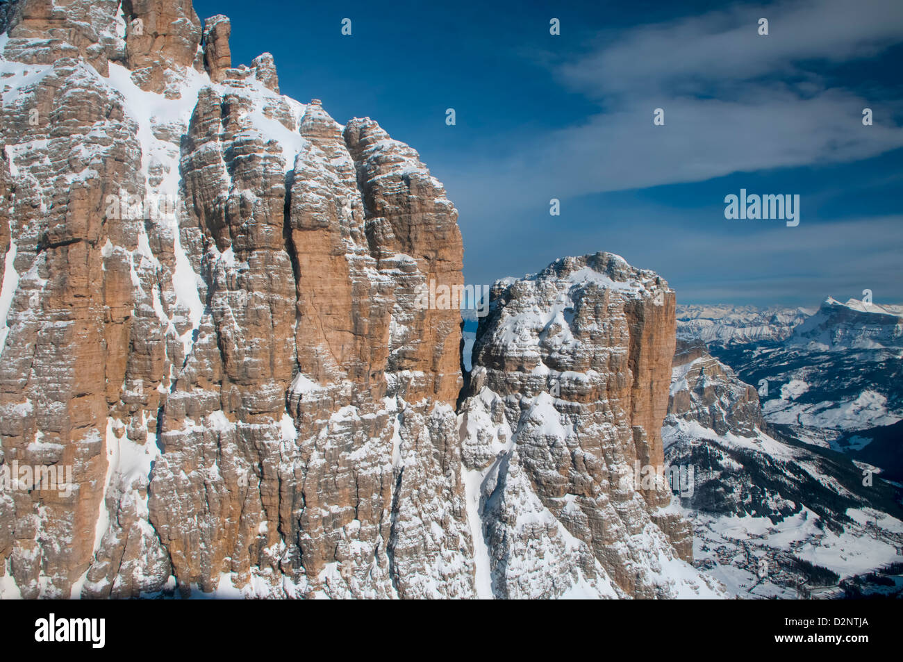 Prises de vue du ciel aérien Dolomites à partir d'hélicoptères en hiver Banque D'Images