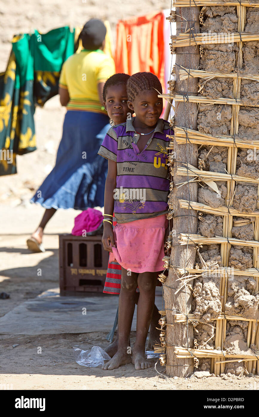 Les enfants autochtones de l'Afrique Banque D'Images