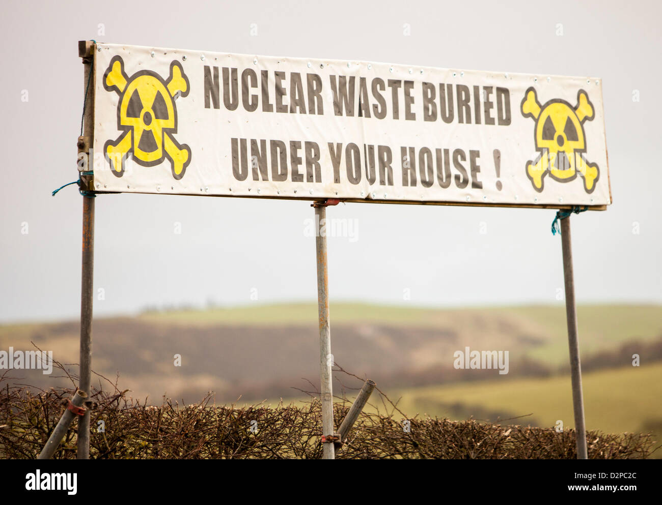 30 janvier 2013. Une bannière de protestation anti-nucléaire dump à Cockermouth, Lake District, UK. Banque D'Images